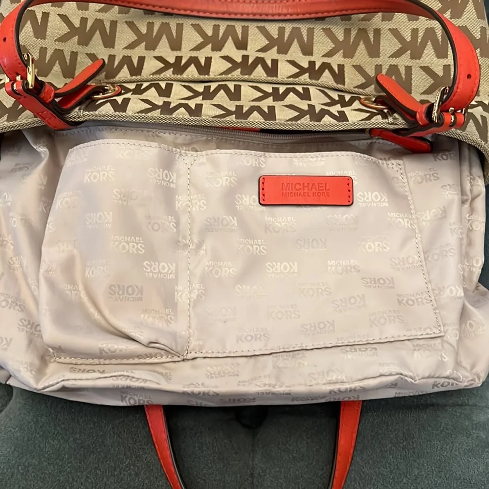 Michael Kors Jet Set Tote Signature Canvas Logo with mandarin leather straps